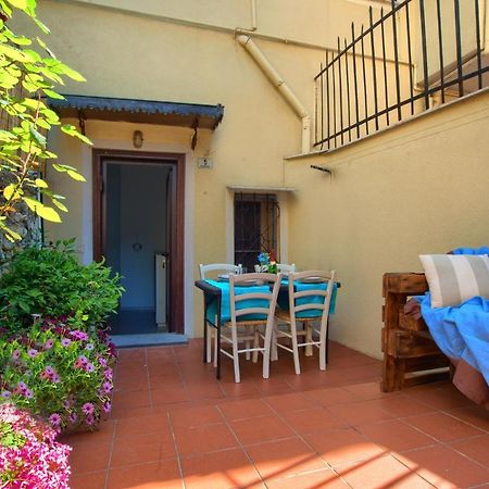 Casa A 2 Passi Dal Mare Con Patio Privato Villa อิมเปรีอา ภายนอก รูปภาพ