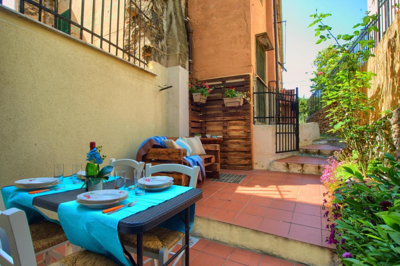 Casa A 2 Passi Dal Mare Con Patio Privato Villa อิมเปรีอา ภายนอก รูปภาพ