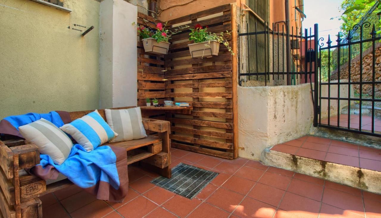 Casa A 2 Passi Dal Mare Con Patio Privato Villa อิมเปรีอา ภายนอก รูปภาพ