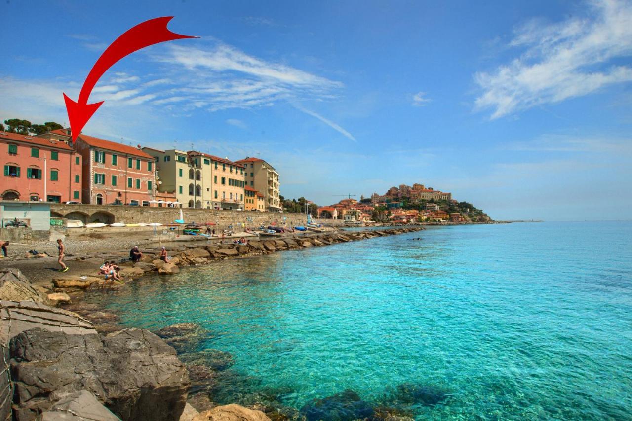 Casa A 2 Passi Dal Mare Con Patio Privato Villa อิมเปรีอา ภายนอก รูปภาพ