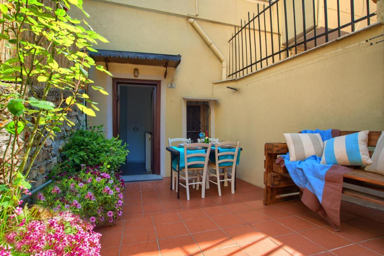 Casa A 2 Passi Dal Mare Con Patio Privato Villa อิมเปรีอา ภายนอก รูปภาพ